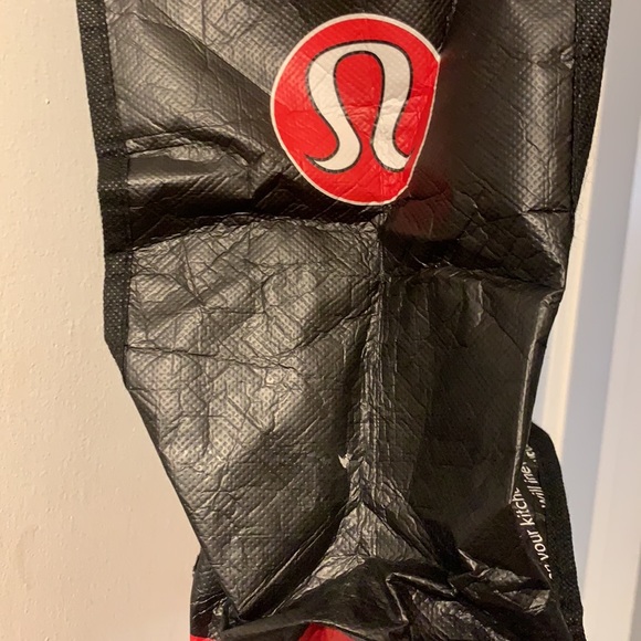 LULULEMON MANIFESTO GYM BAG LARGE Black, WHITE, RED 13” x 15” REUSABLE TOTE - Picture 3 of 12